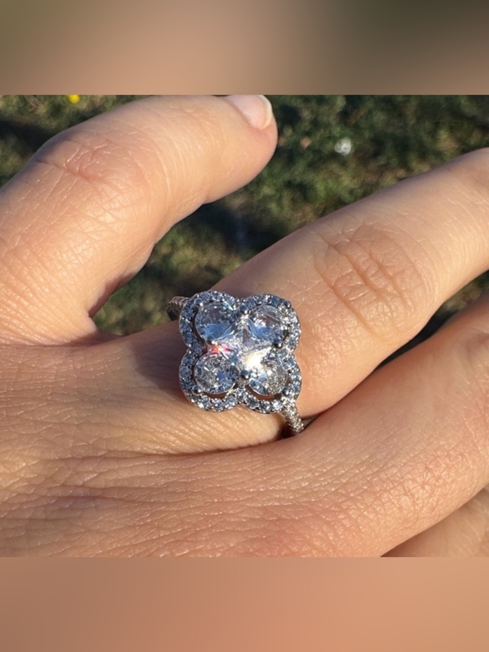 CZ Clover Elegant Wedding engagement Silver CZ Ring Size 8 sparkle
